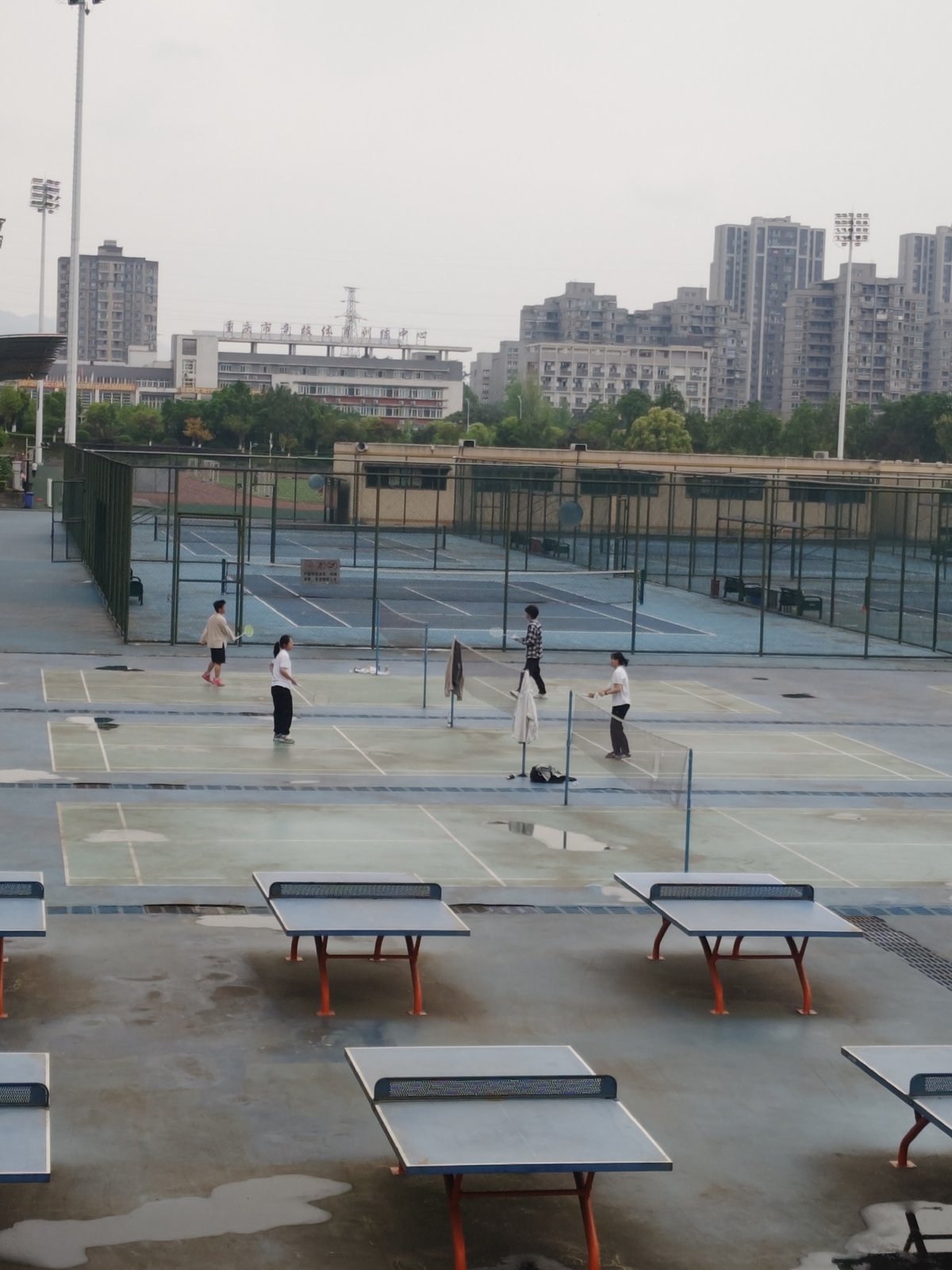 Morning life documented across Chongqing High-tech Zone