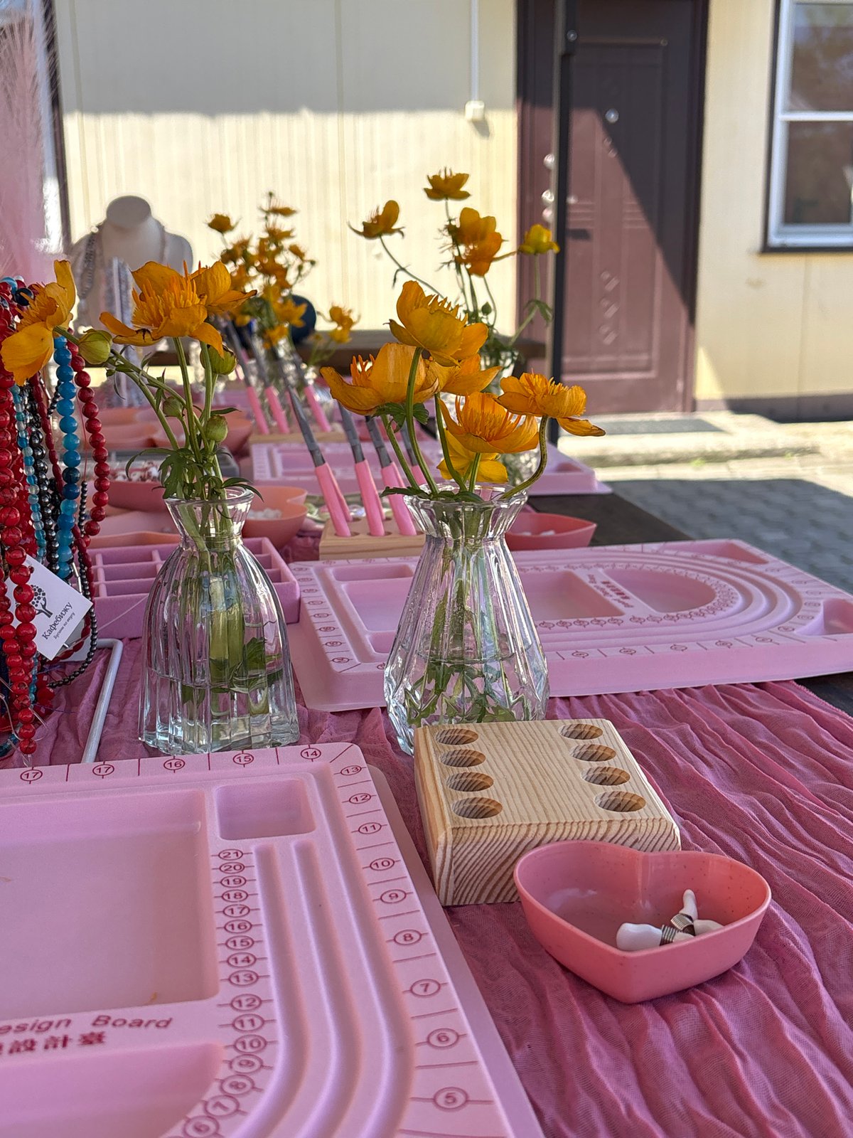 Outdoor jewelry-making craft event in Birobidzhan
