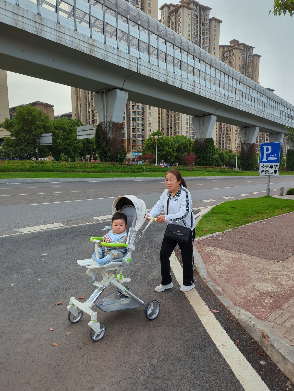 Everyday street life documented in Jiangjin, China