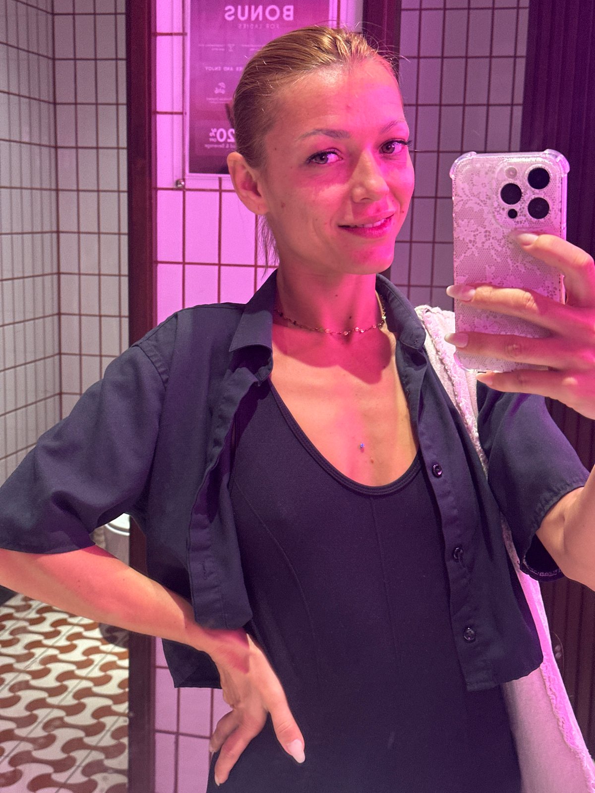 Bathroom selfie moment in Ko Samui, Thailand