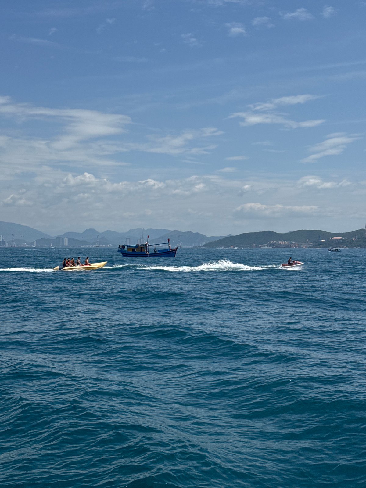 Parasailing and watercraft action off Nha Trang's coast