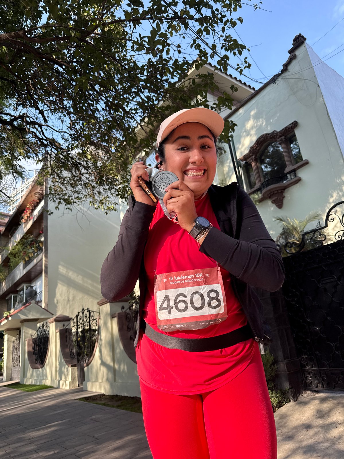 Race finishers with medals documented around Mexico City