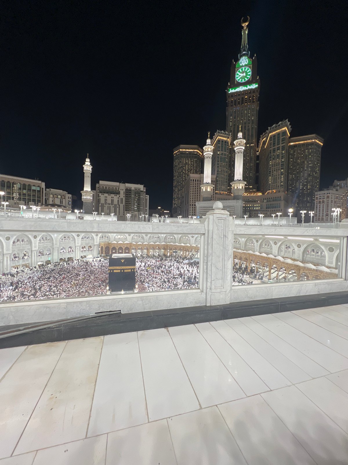 Nighttime tawaf and crowds at Masjid al-Haram, Mecca
