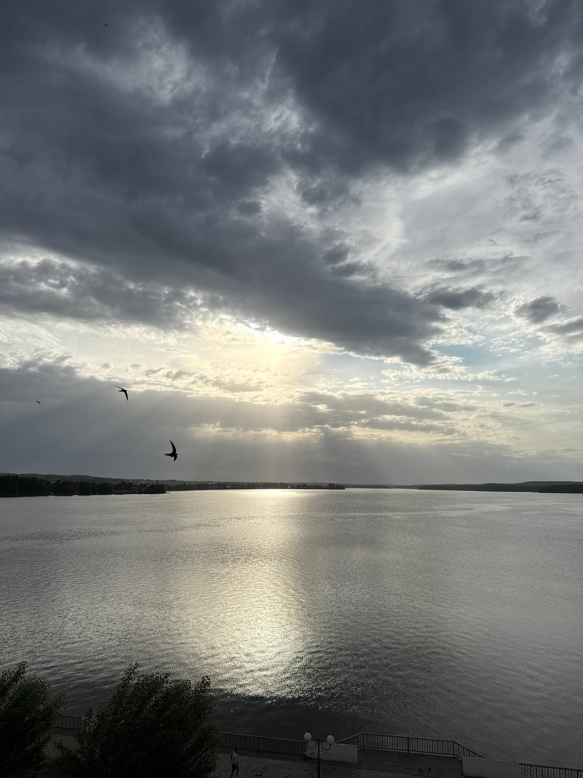 Afternoon scenes captured around Votkinsk reservoir and restaurant