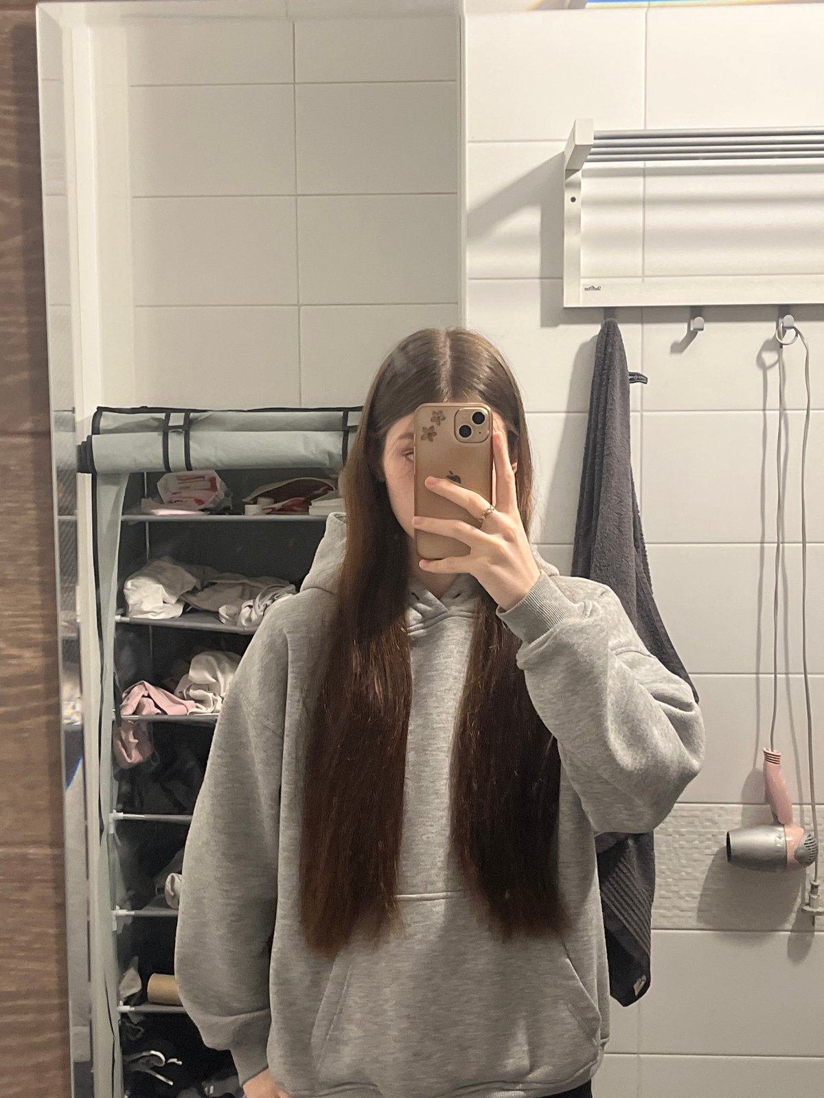 Woman documents early morning routine across Saint Petersburg locations