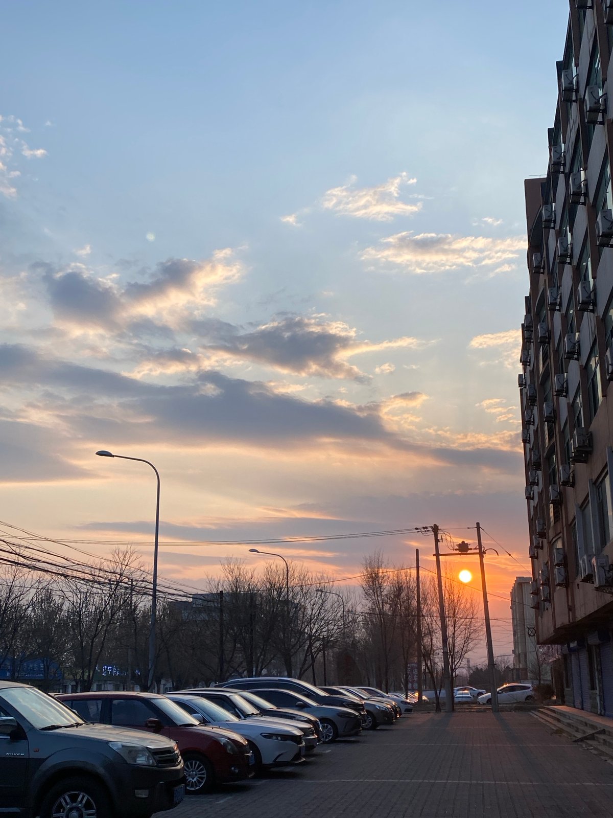 Dramatic sunrise captured over Zhongtun cityscape
