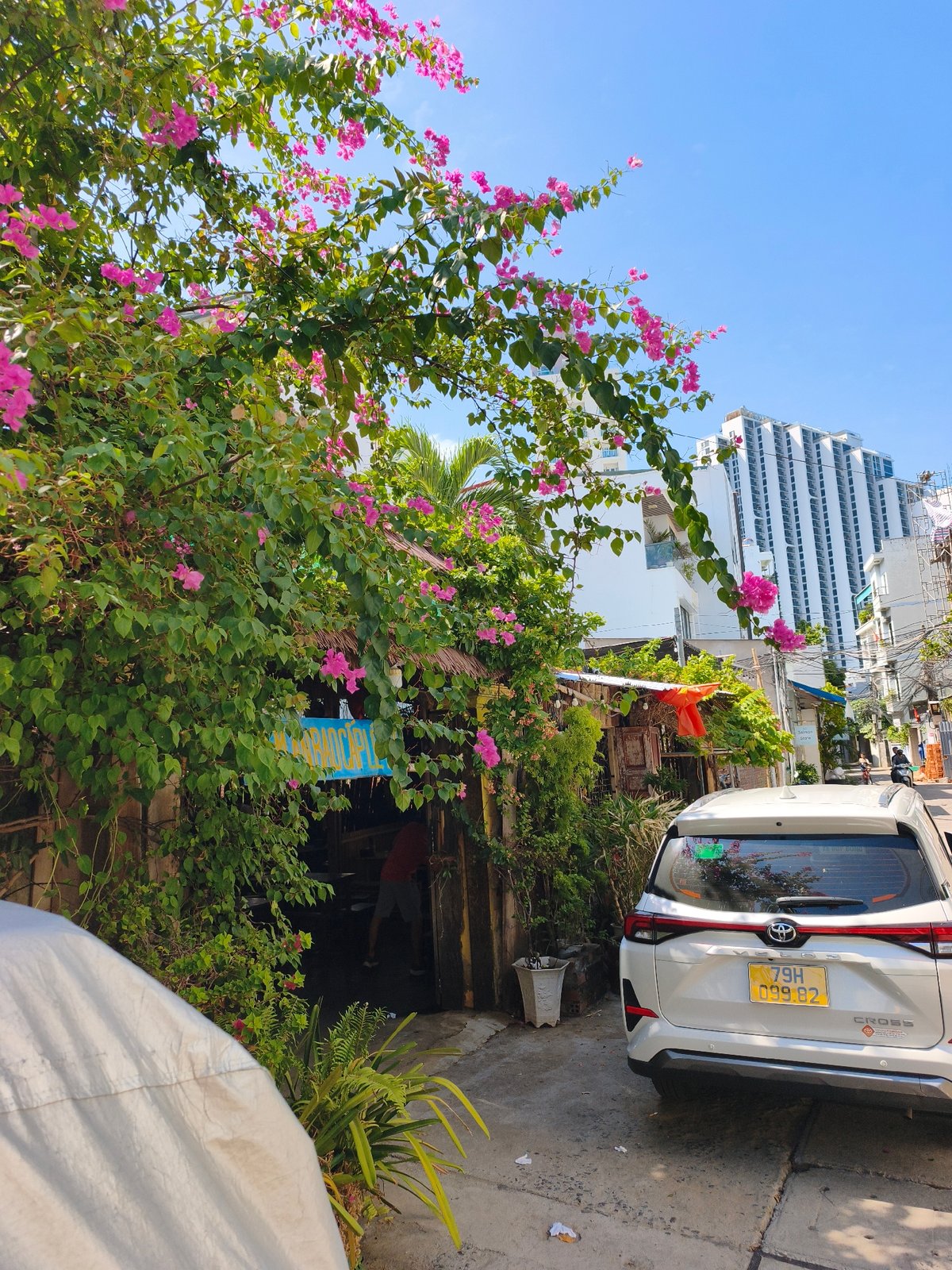Nha Trang streets and a building renovation, early morning