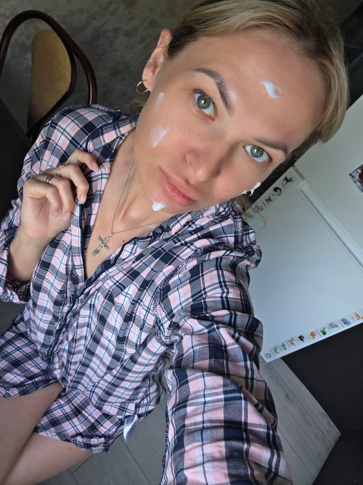 Morning moments captured in Chaikovsky: selfie and garden flowers
