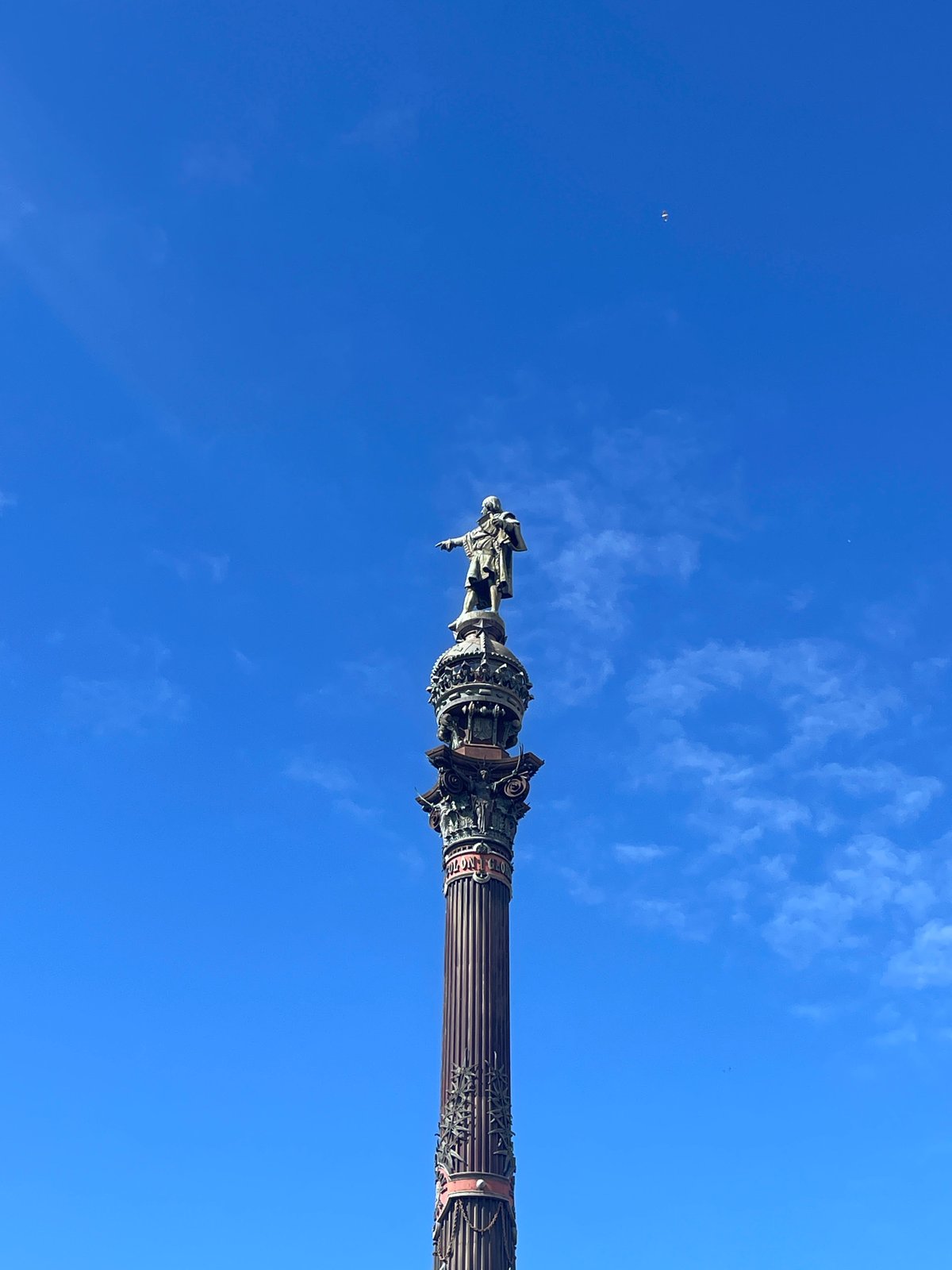 Costumed performer spotted near Barcelona's Columbus Monument