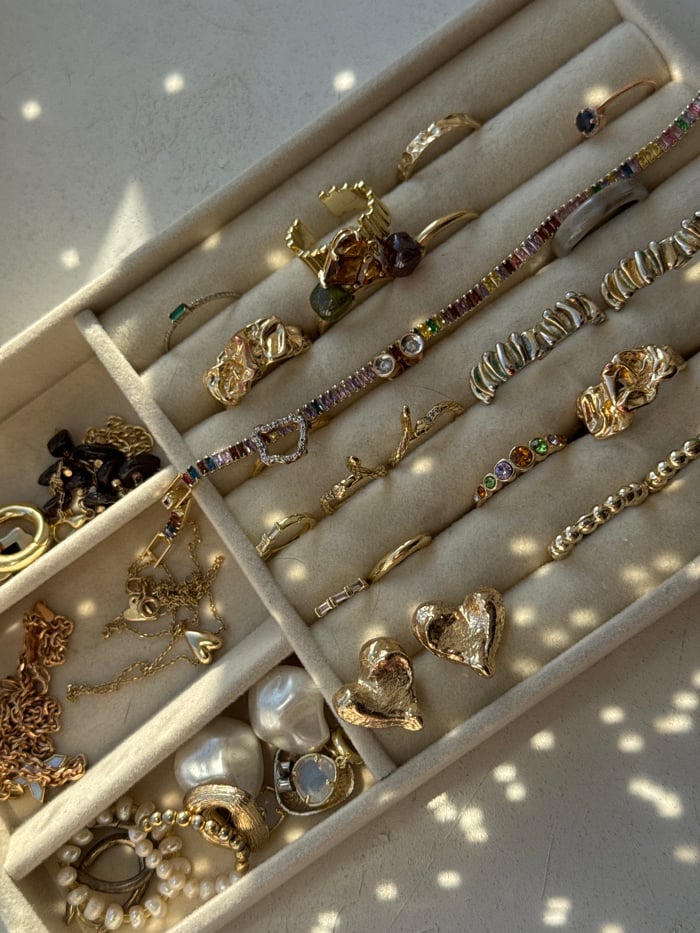Moscow resident documents everyday moments including jewelry, pets, architecture