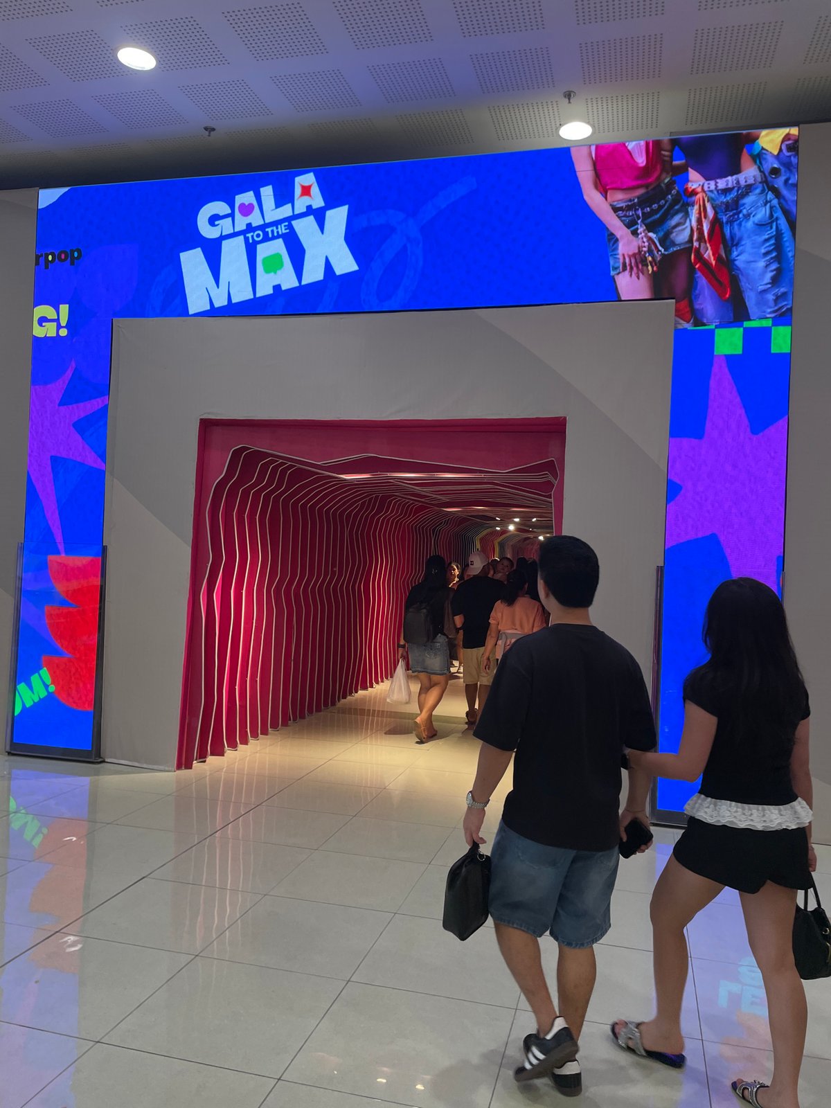 Morning shopping mall visit documented across Davao City retail locations