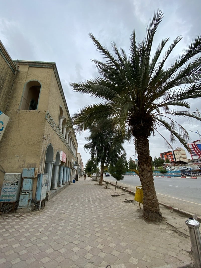 Kandahar street scenes and communal prayers documented across city