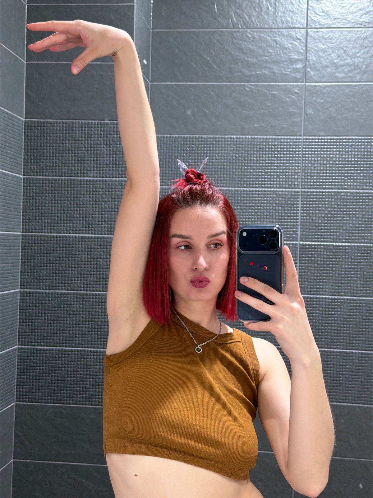 Woman takes morning bathroom selfies in Chaikovsky, Russia