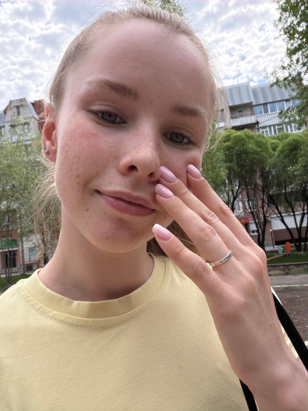 Spring scenes captured in Berezniki residential area