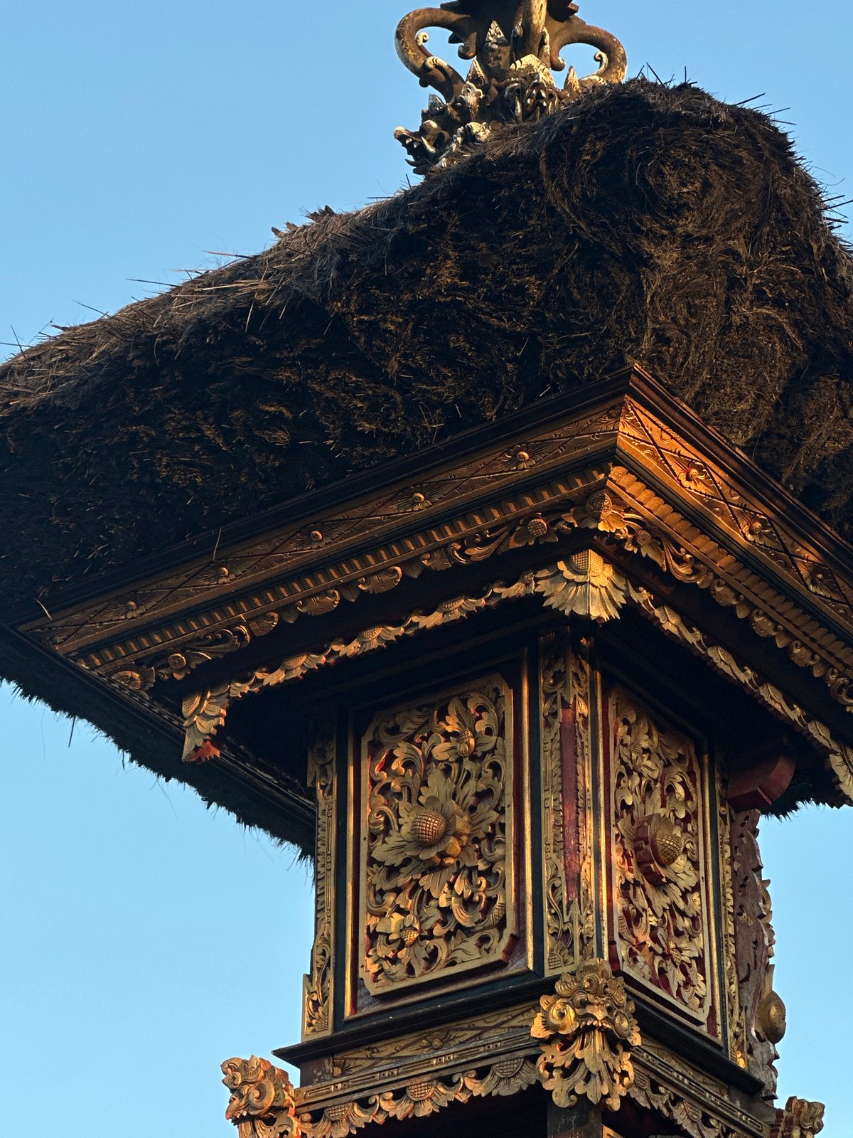 Morning life captured in North Kuta temple district