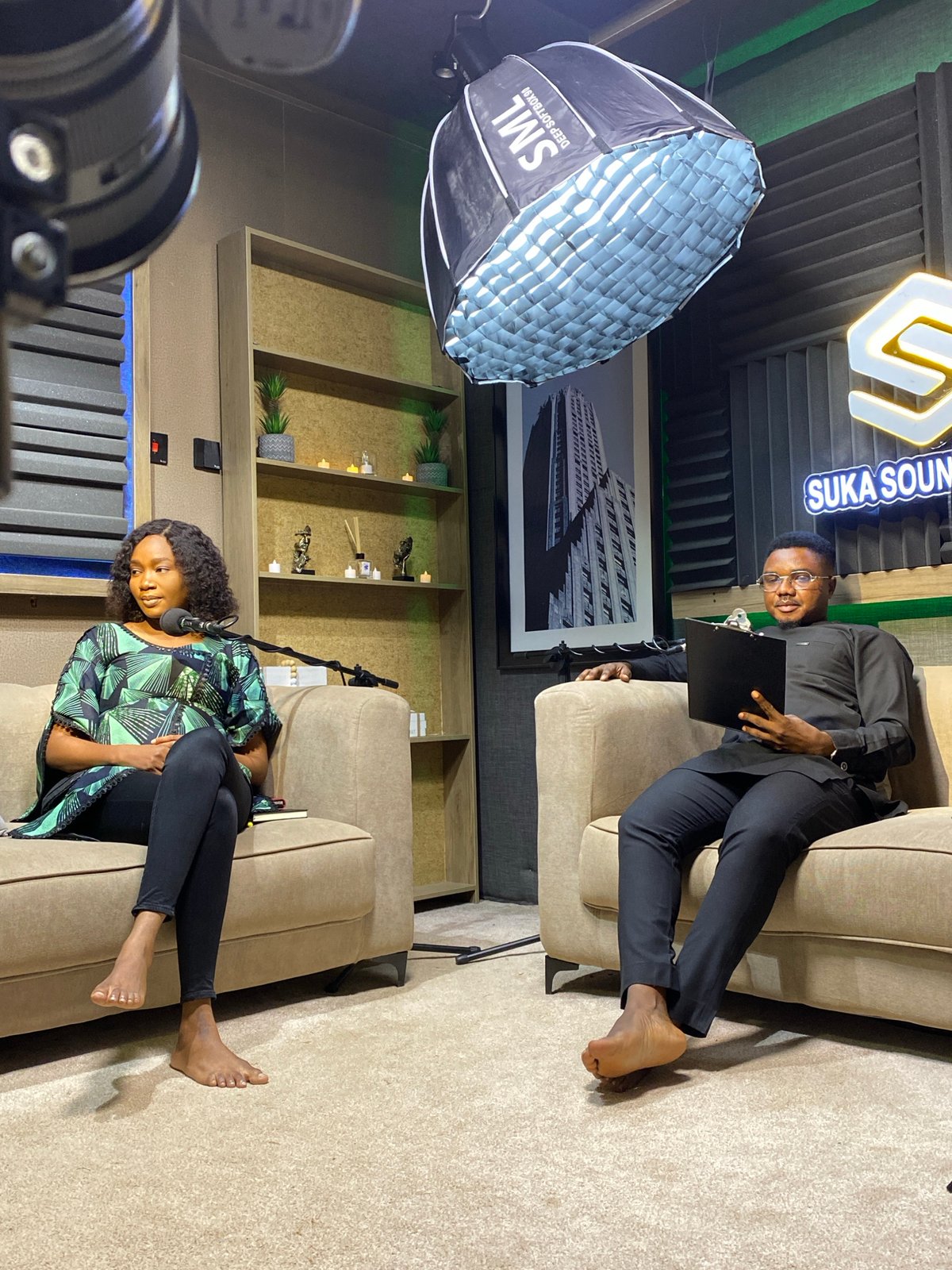 Podcast session in progress at a Gura Top recording studio