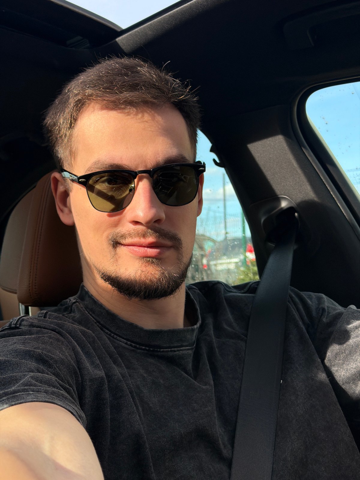 Man observed driving vehicle in Krasnoyarsk