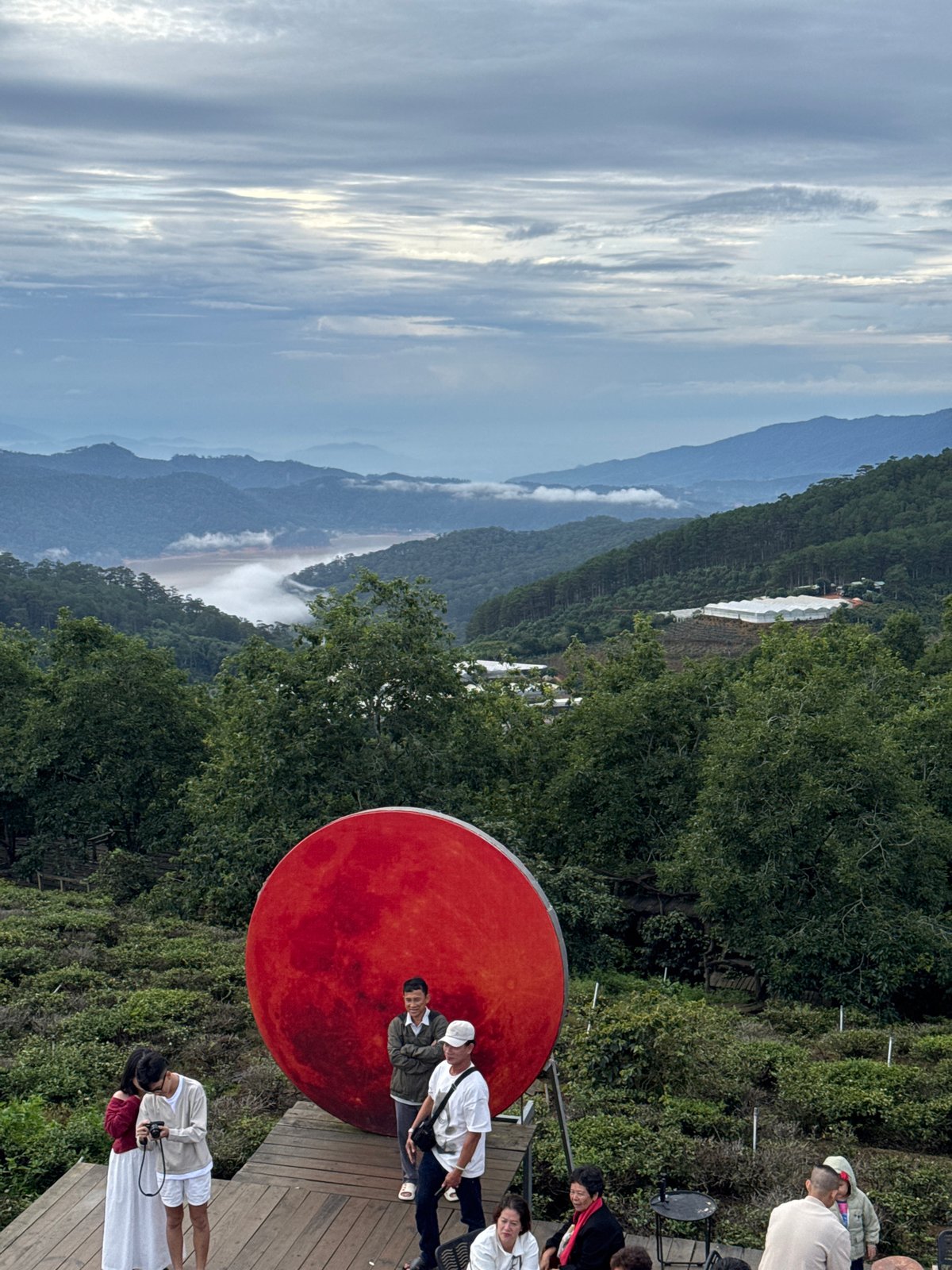 Tourist documents scenic mountain landscapes in Phát Chi, Vietnam