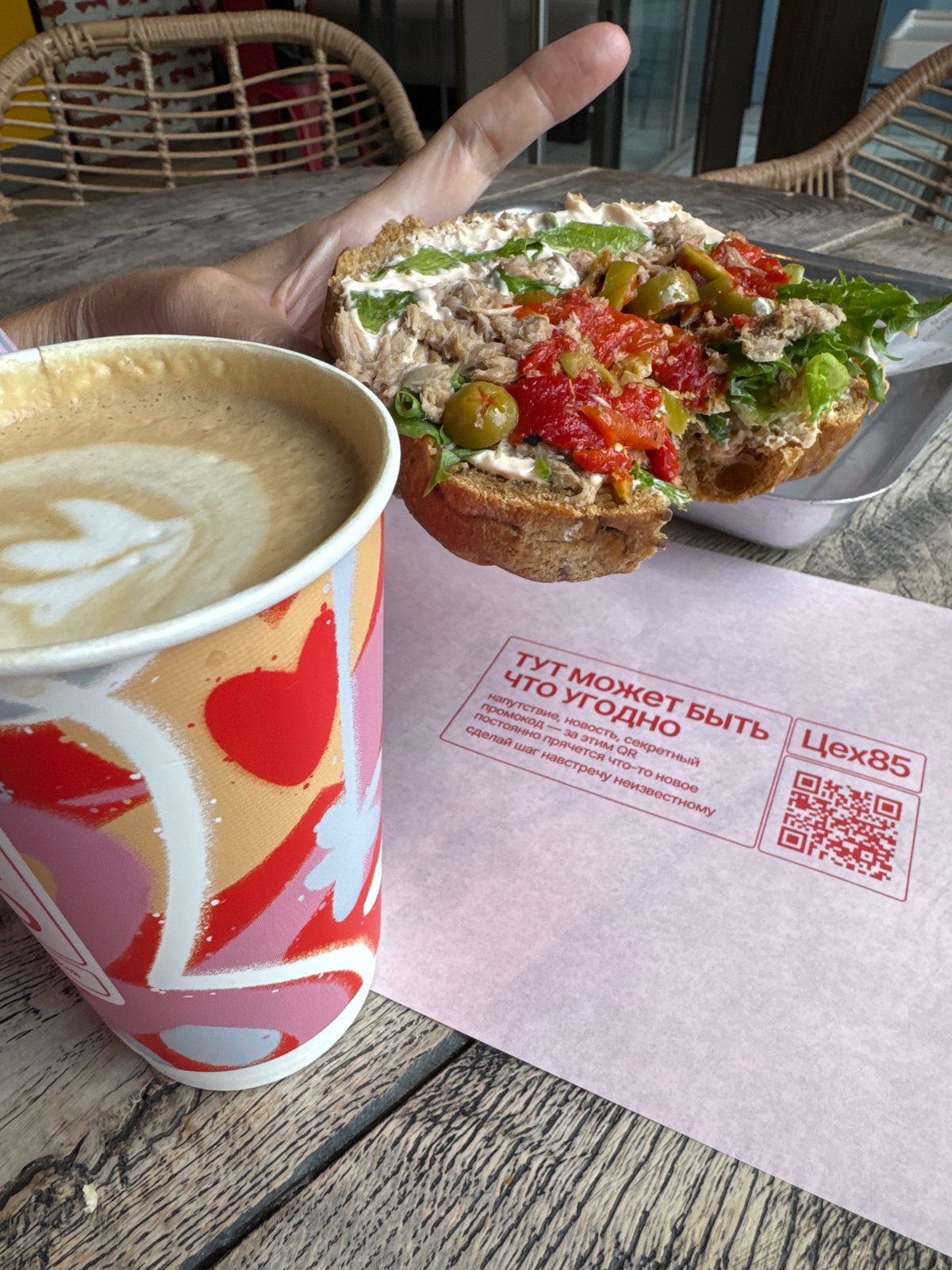 Lunch outing documented at Saint Petersburg cafe with food, landmarks