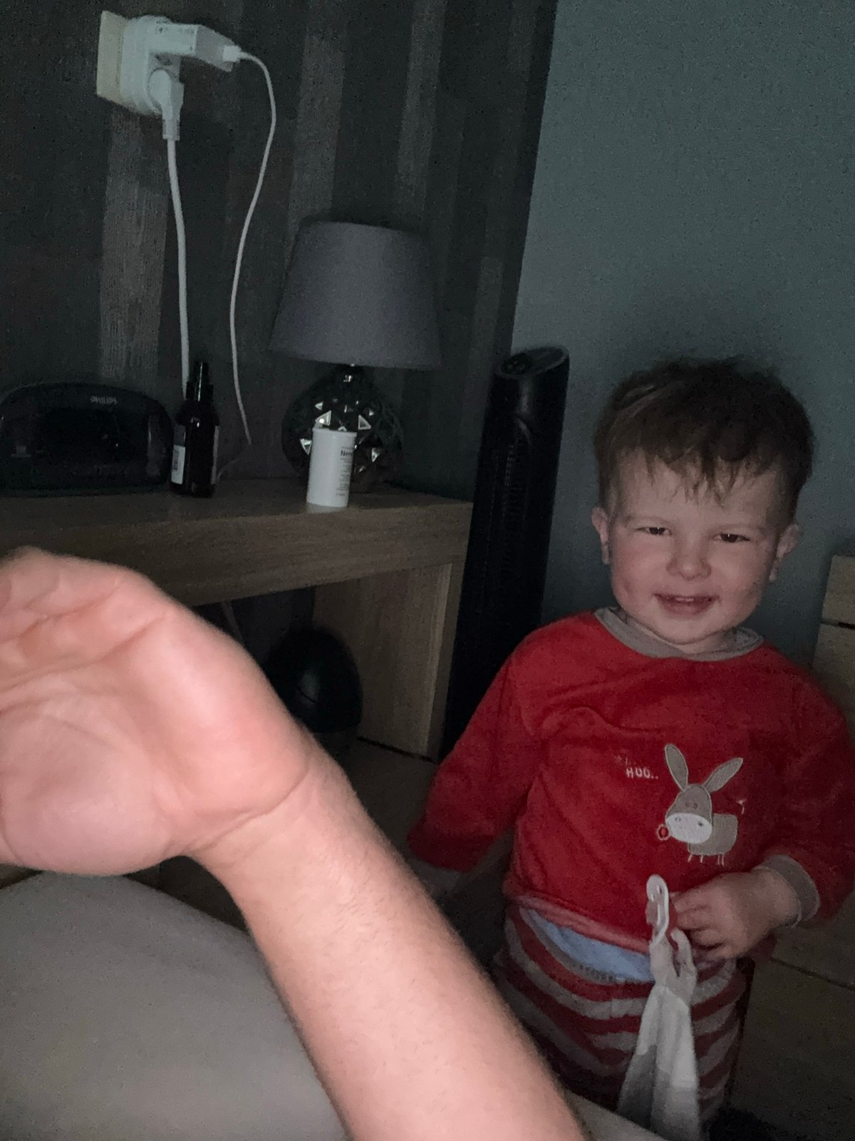 Morning family moments captured in Marche-en-Famenne home