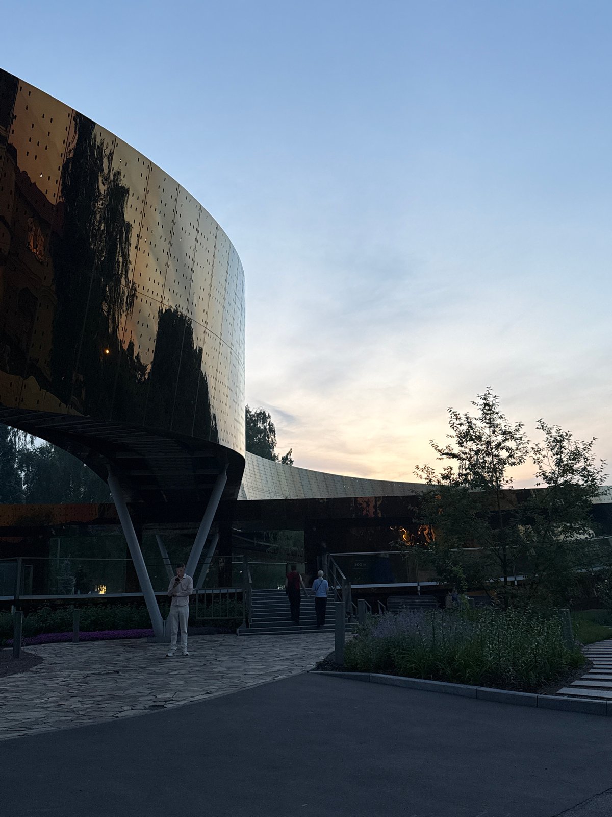 Evening architectural tour captures Moscow's diverse landmarks and parks