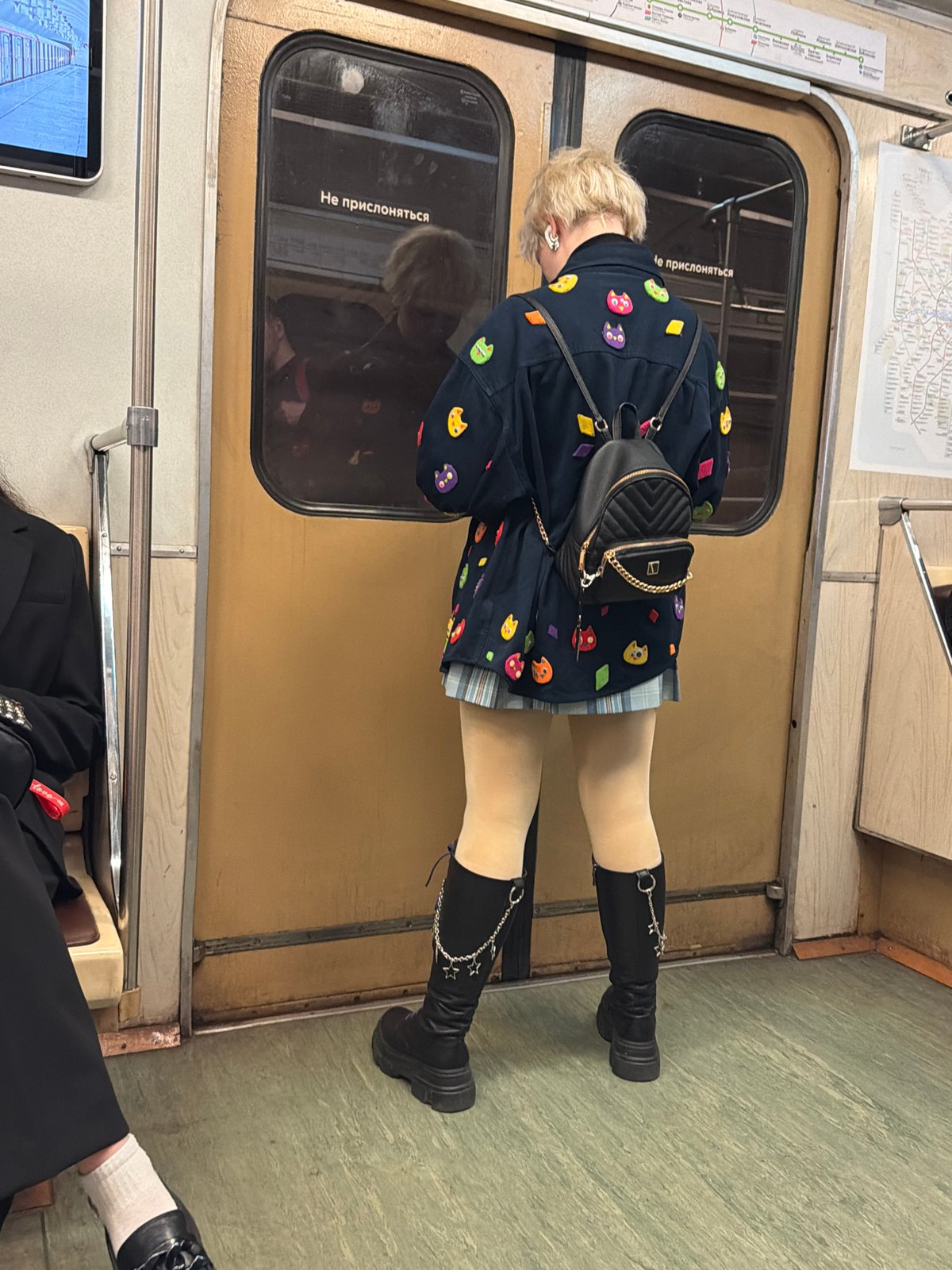 Moscow Metro scenes capture commuter life and street performance