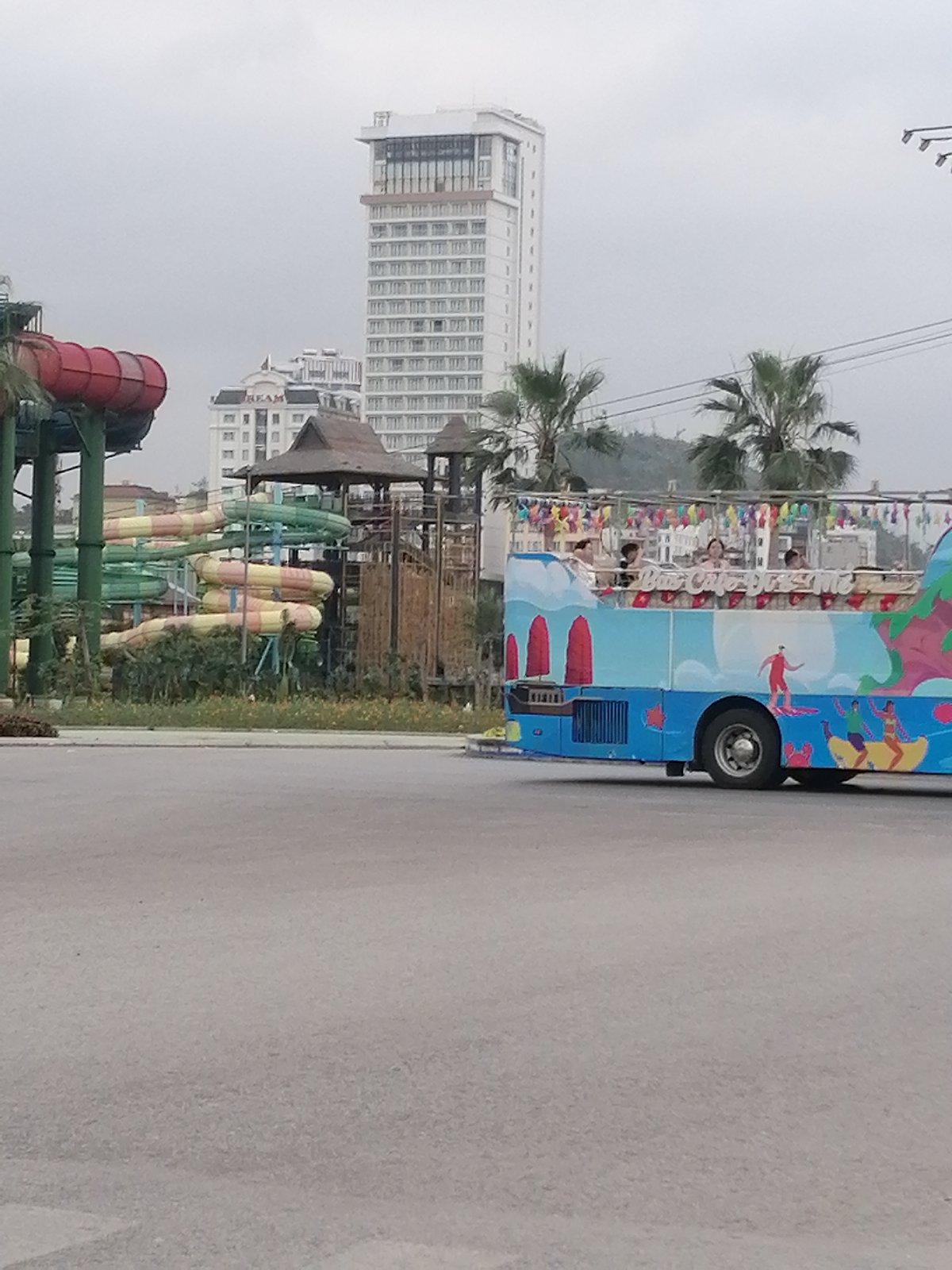 Morning scenes from tourist district in Ha Long, Vietnam