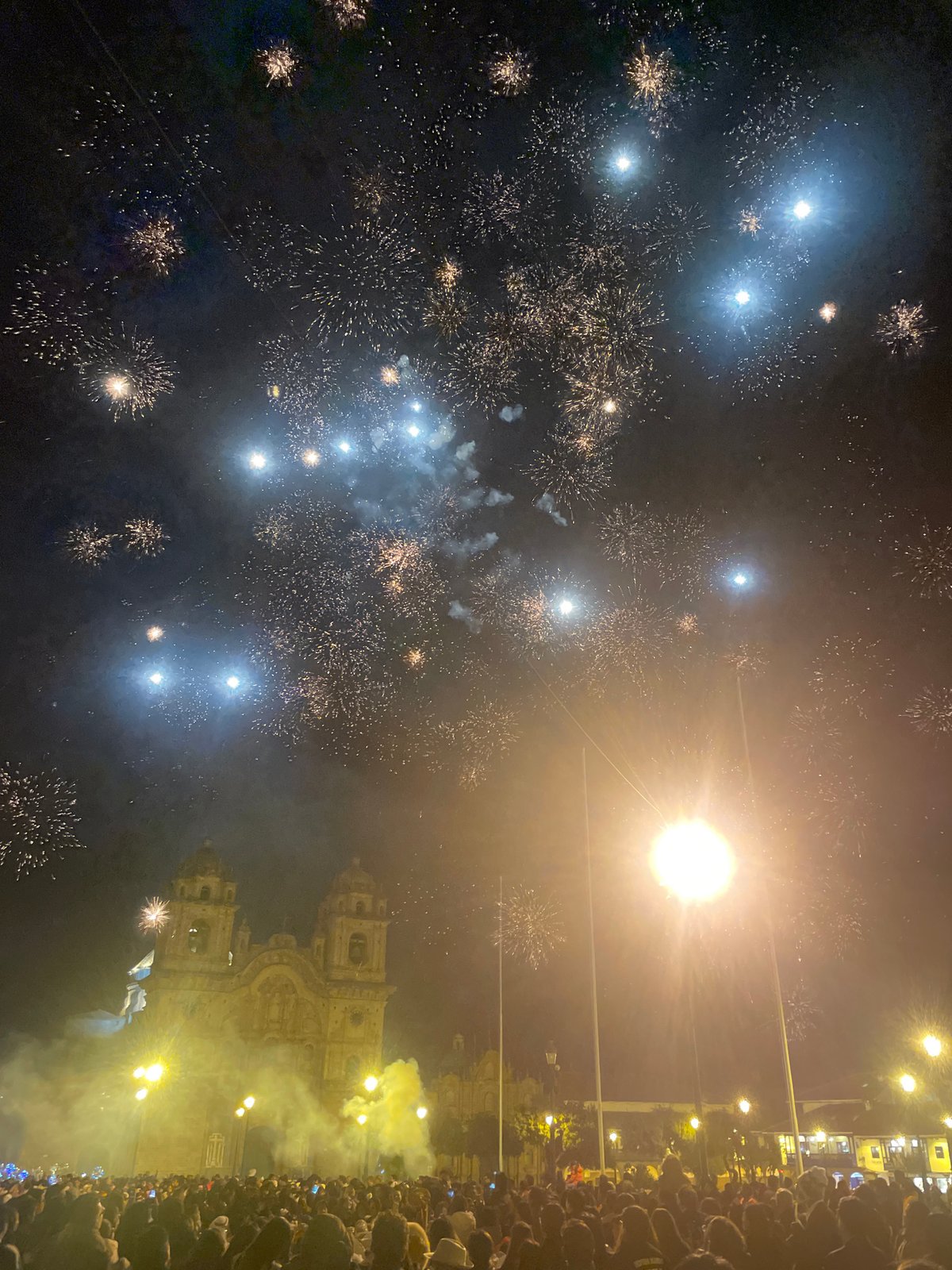 Fireworks celebration draws crowds to historic Cuzco plaza
