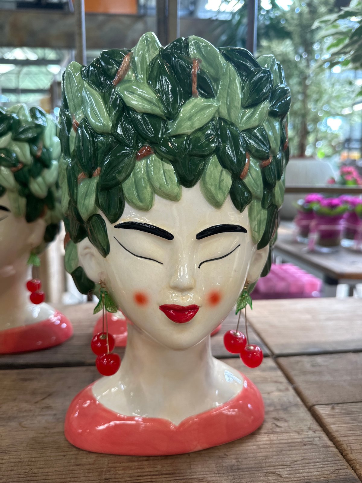 Browsing decorative plants and garden ornaments in Oberndorf