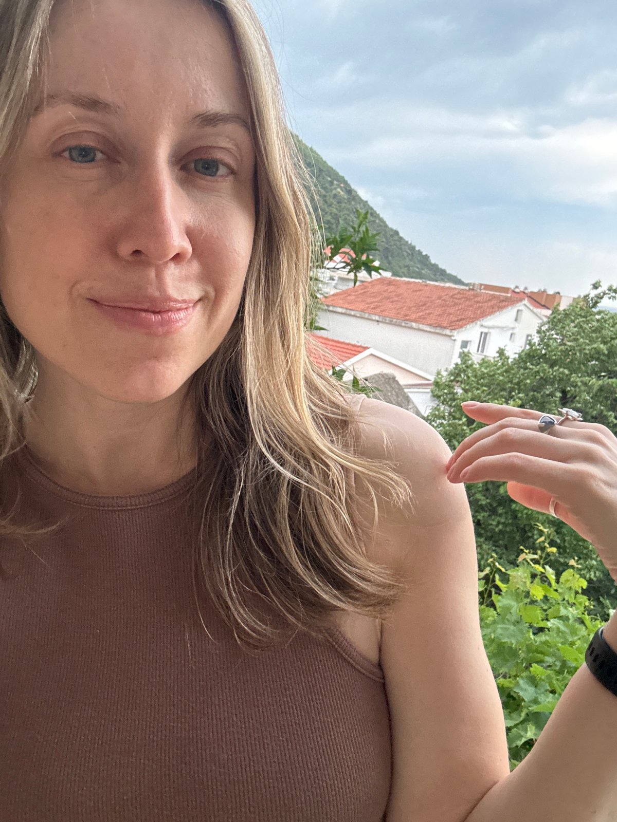 A stormy afternoon in Budva, cats and coastal views included.