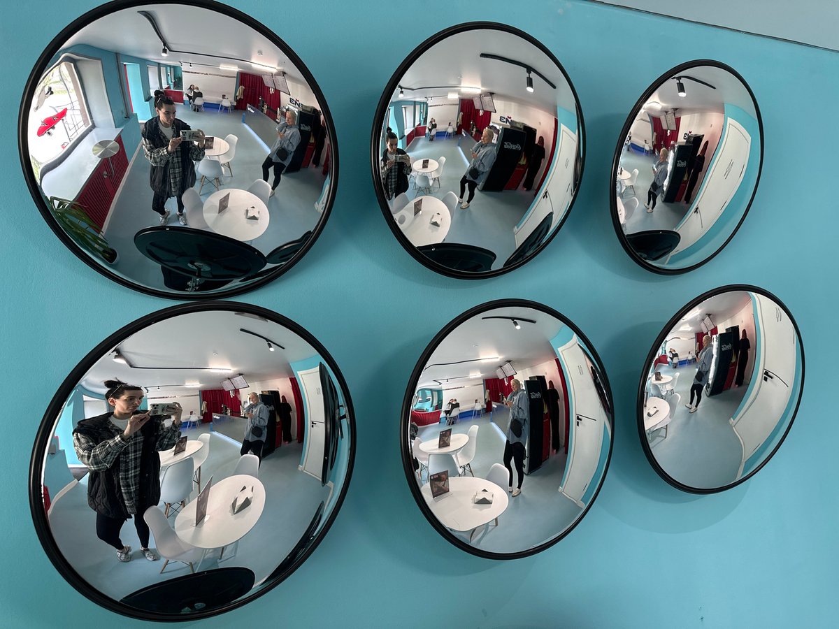 Morning photography session at Chaikovsky cafe with mirrors and stickers