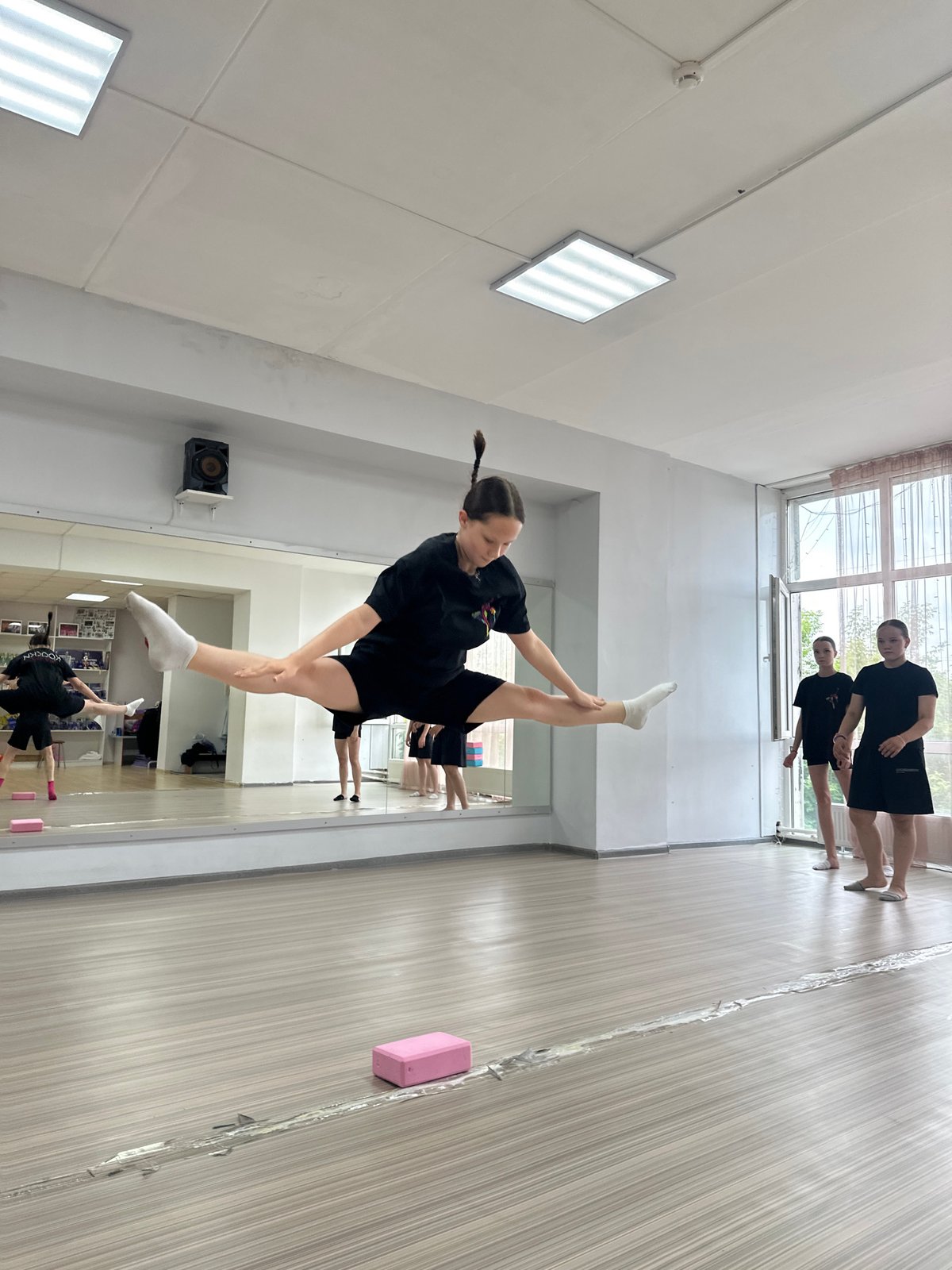 Dance students practice choreography at Votkinsk studio