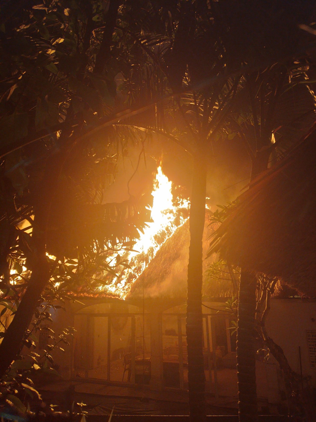 Building fire engulfs Canggu Villa structure in North Kuta