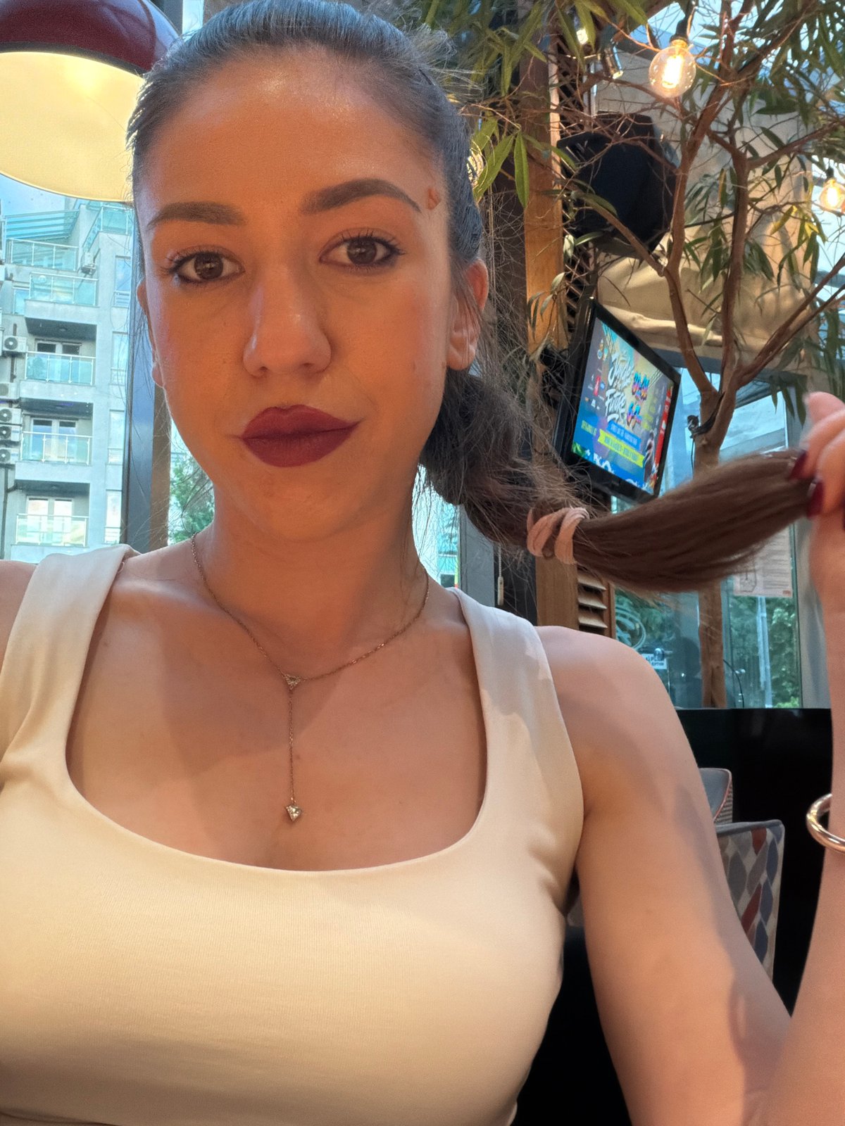 Woman dines, takes selfies at Sofia restaurant