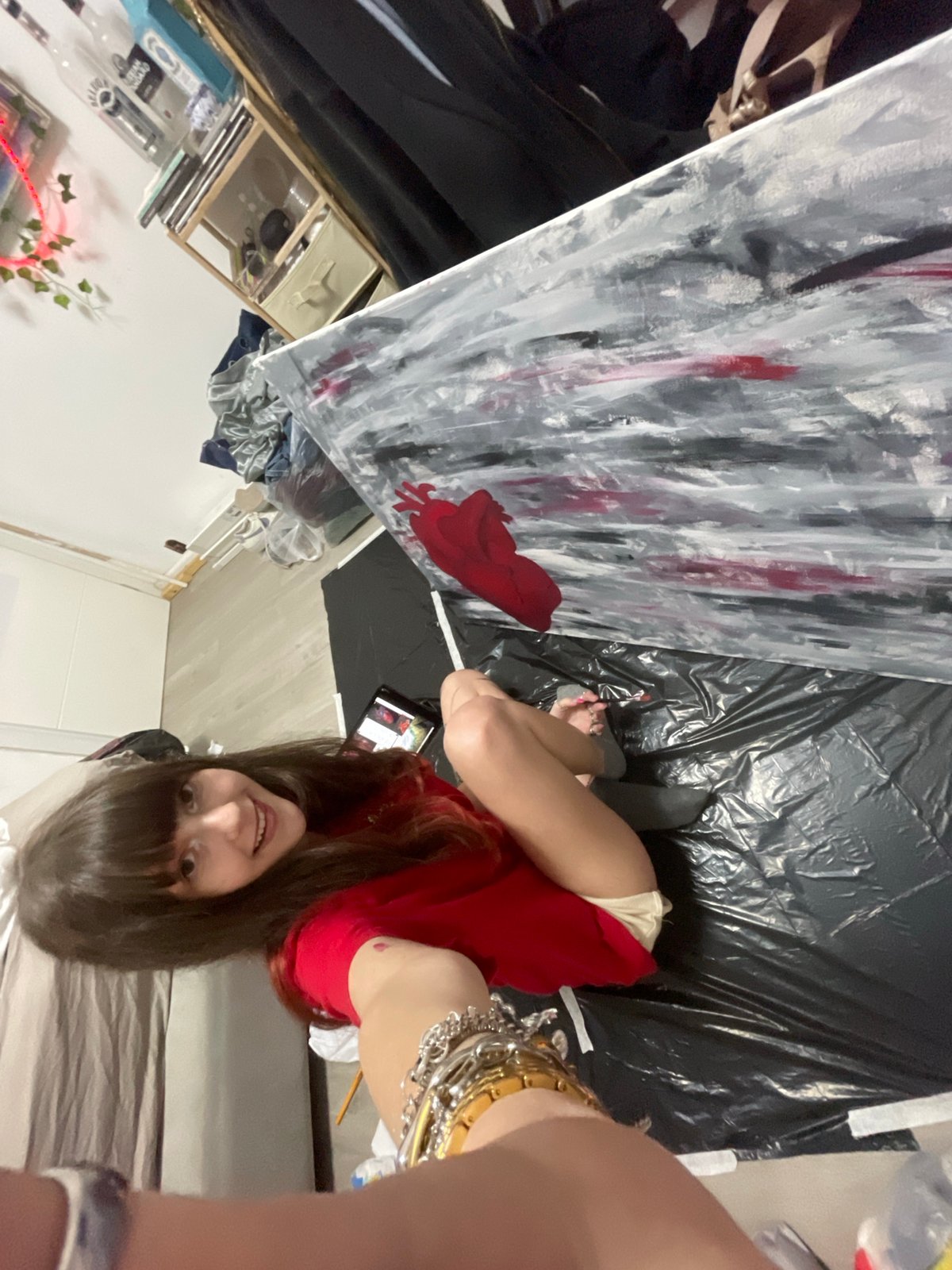 Artist creates anatomical heart painting in Raanana studio session