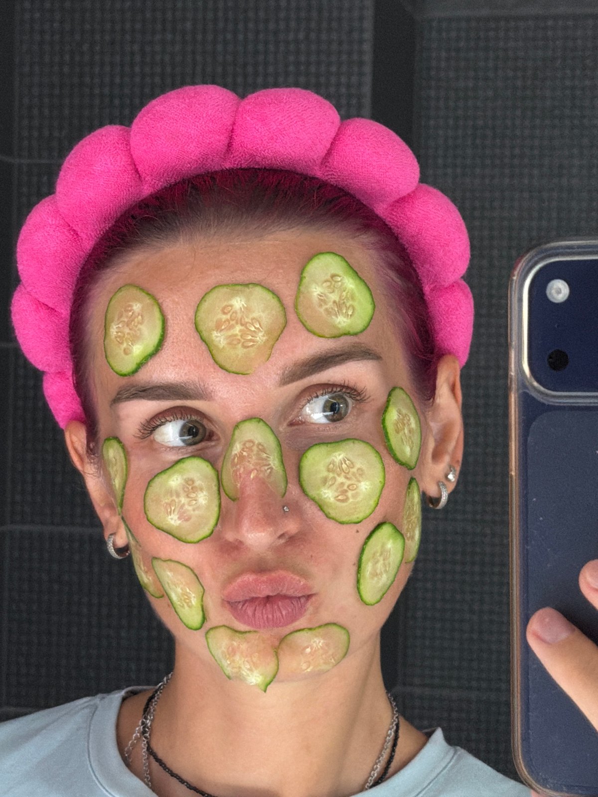 Cucumber face mask selfie in a Chaikovsky bathroom