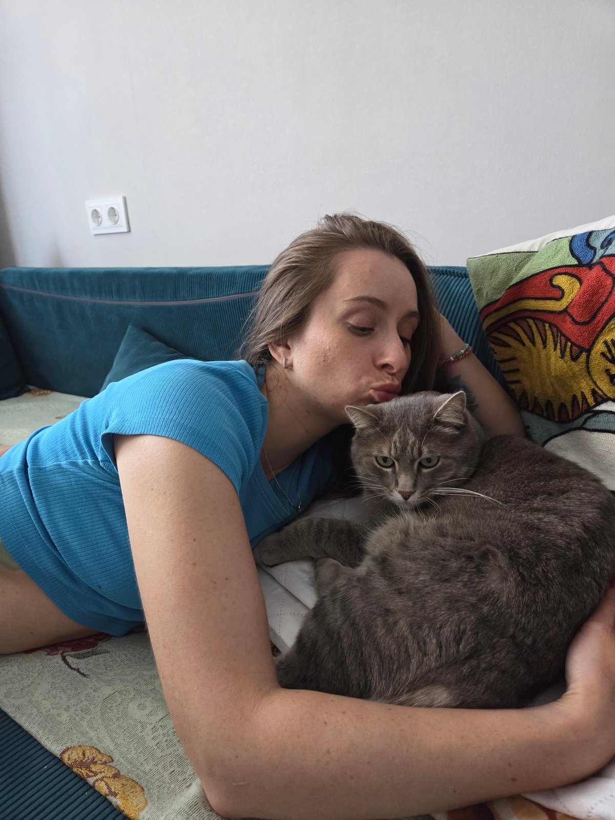 Spring morning moments captured across Birobidzhan: selfies, cats, lilacs