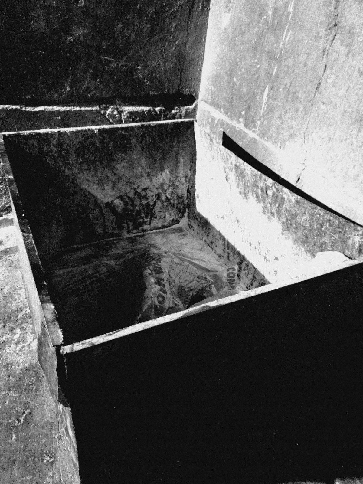 Industrial facility conditions documented through 17 witness memories