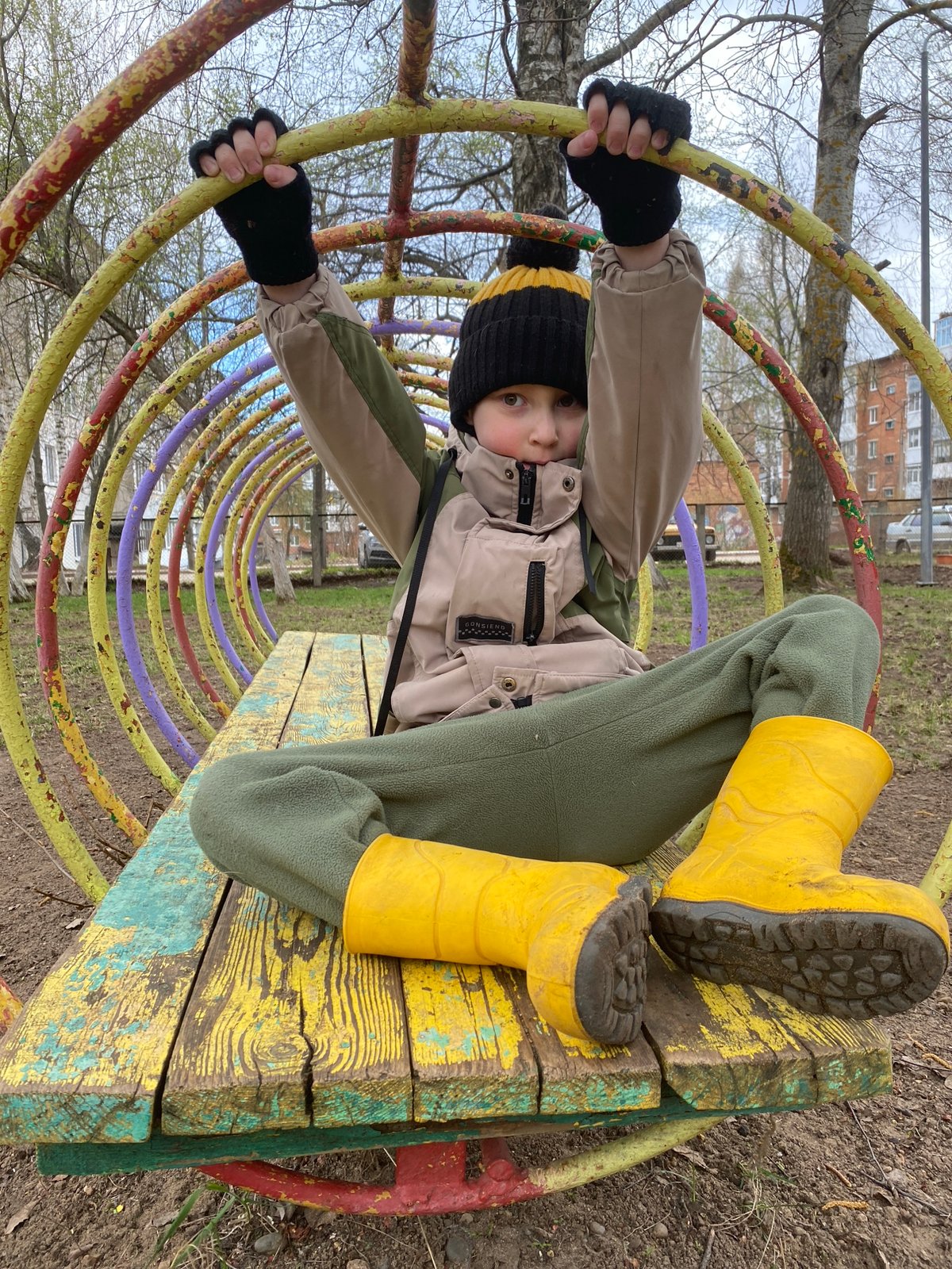 Daily life moments documented across Noviy, Russia morning