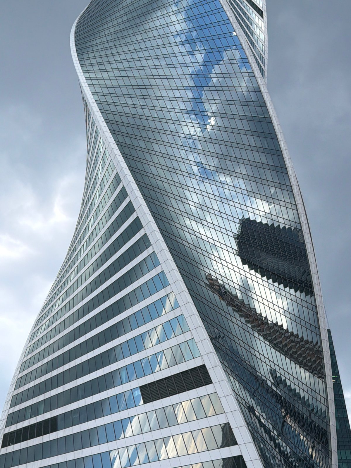 Witness captures Moscow City business district scenes over 38 minutes