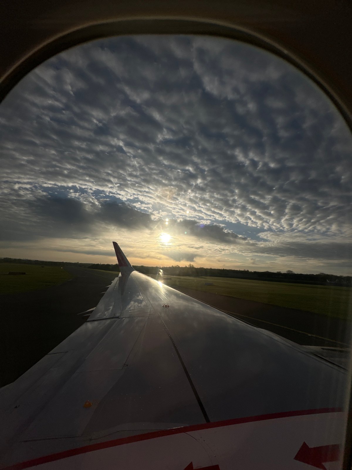 Commercial flight observed over Dortmund area during morning hours