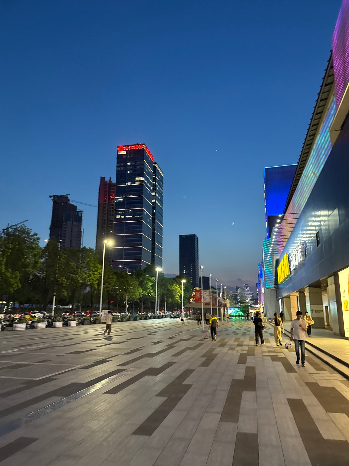 Evening walk documented through illuminated Tianhe District, Guangzhou