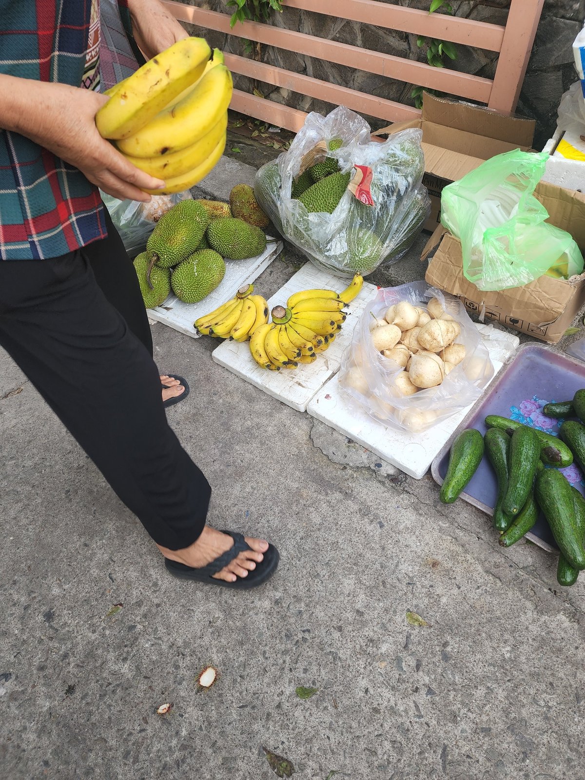 Early morning street market activity documented in Vietnamese ward