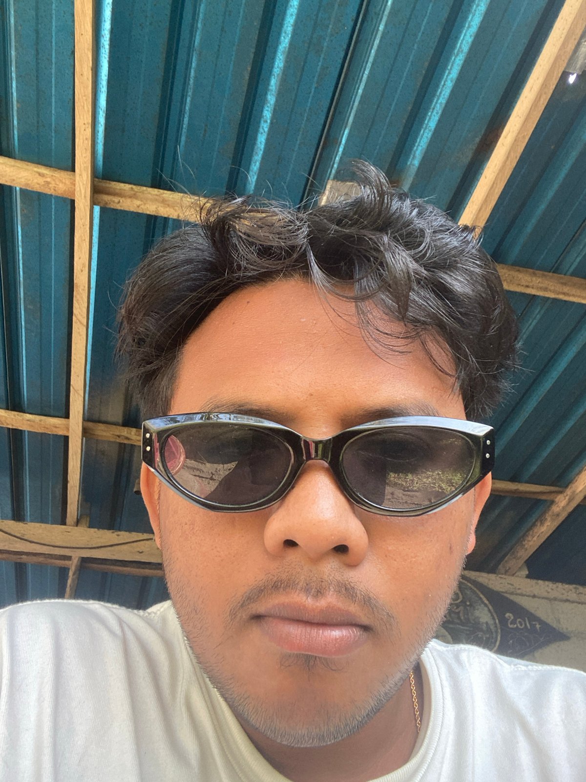 Midday pause at a casual Mengwi neighborhood spot