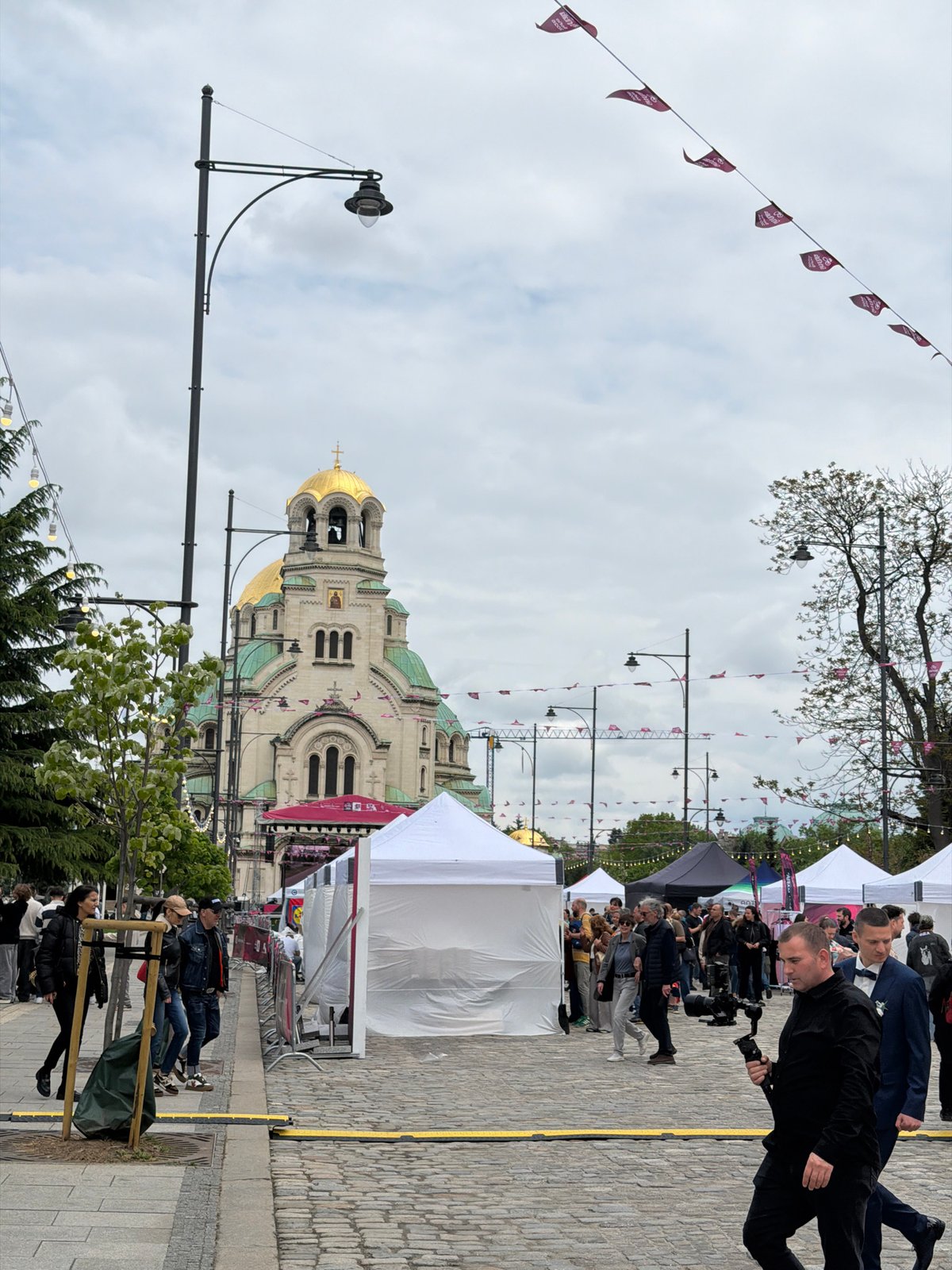 Sofia residents gather for outdoor cycling viewing, casual dining