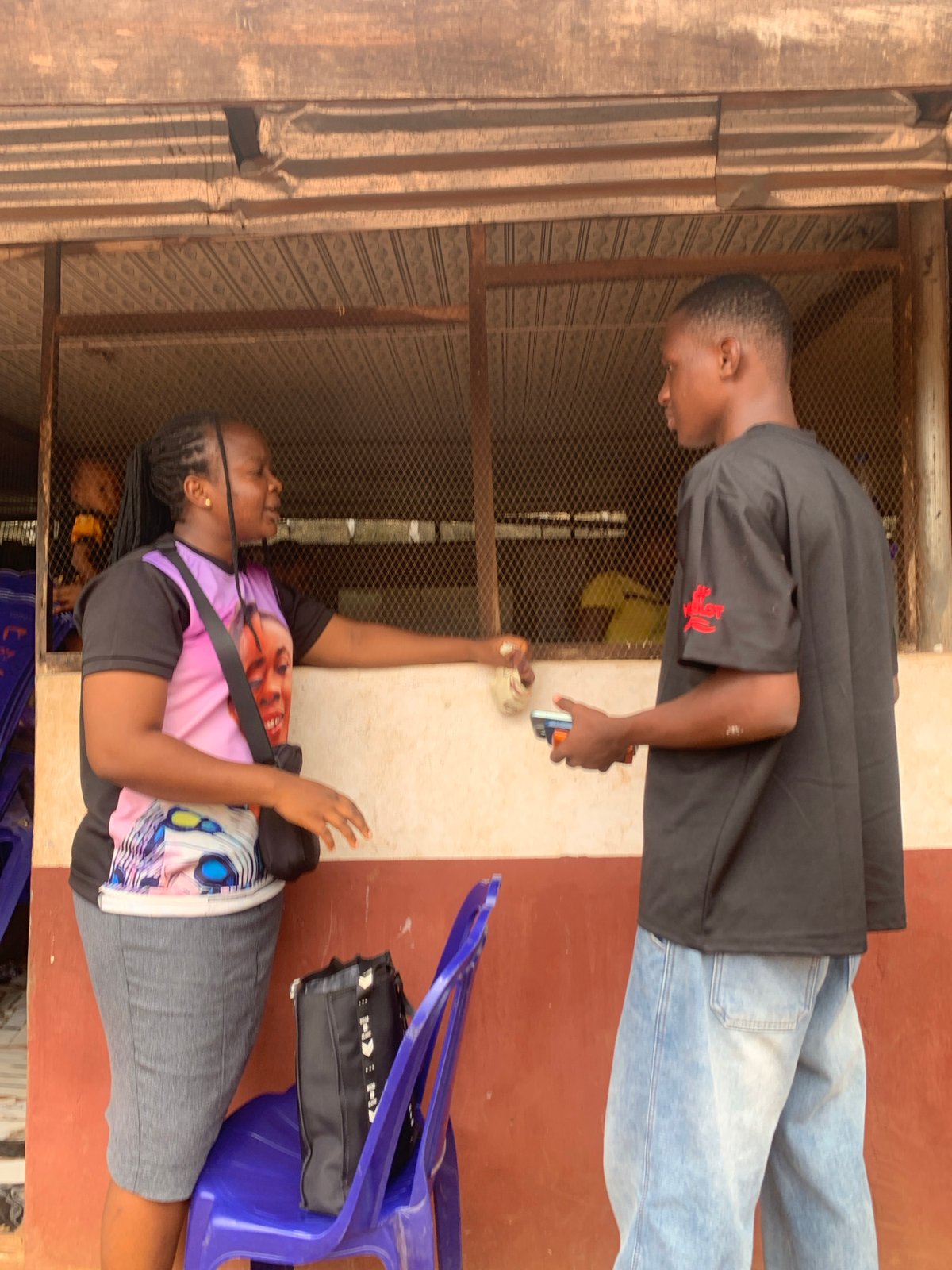 Money exchange observed between man and woman in Ukwu-Abwa