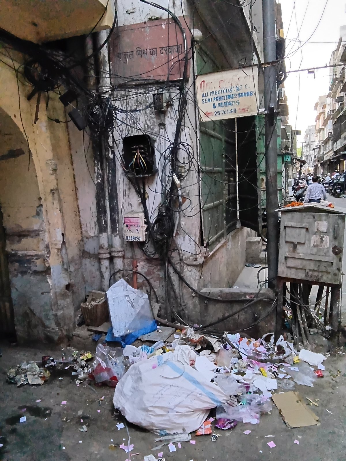 Witness documents contrasting urban scenes across historic Jaipur