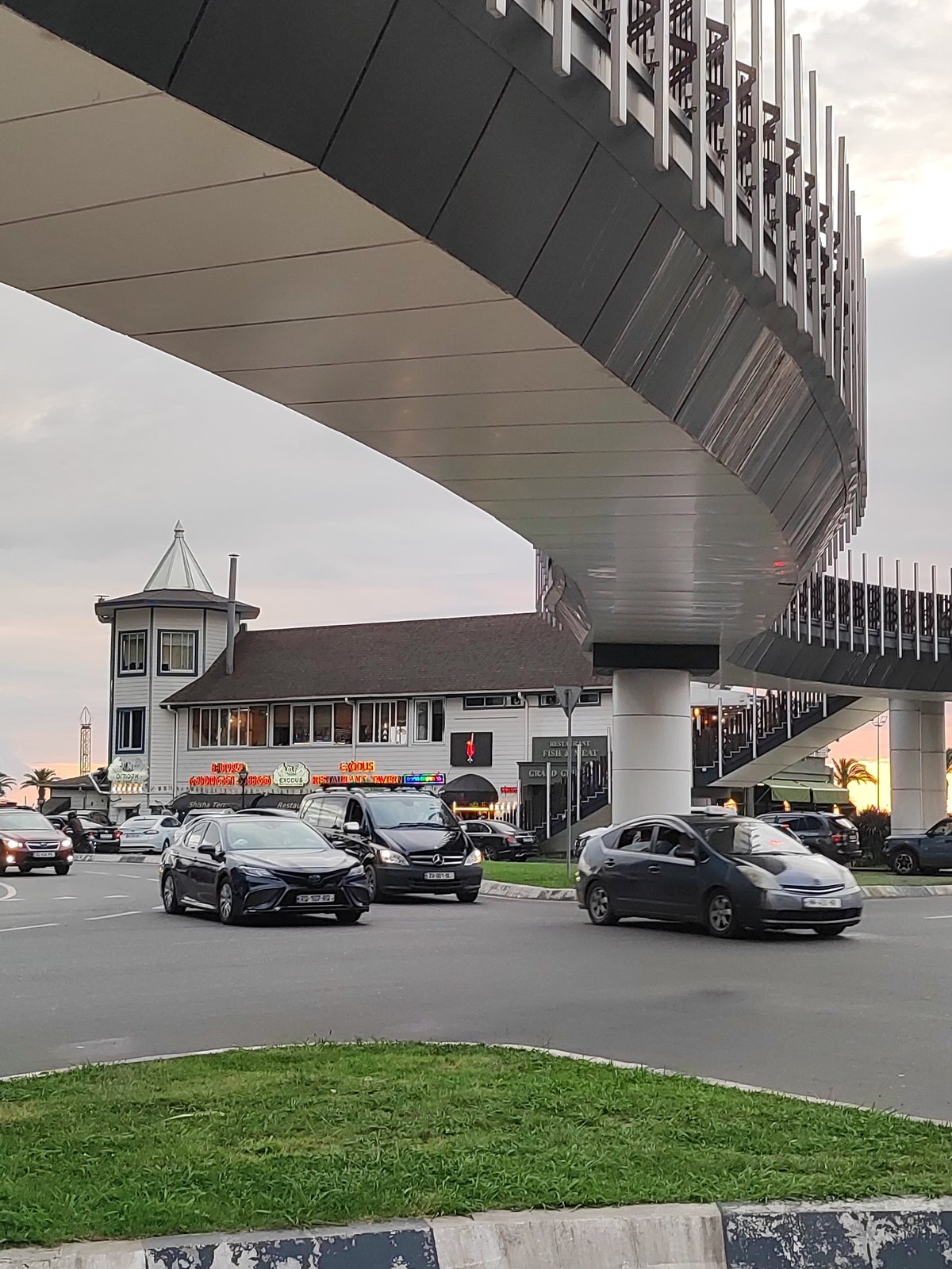 Street-level tour through Batumi's modern boulevard district
