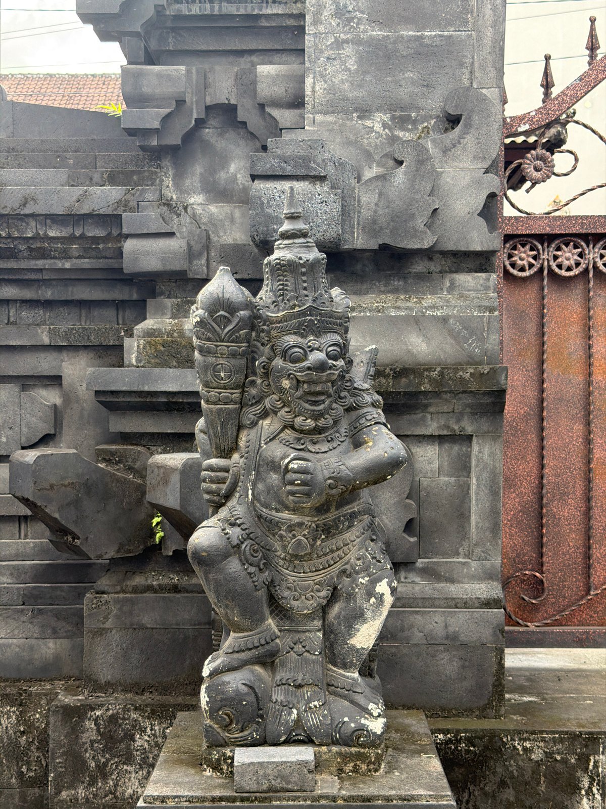 Daily life documented in North Kuta neighborhood scenes