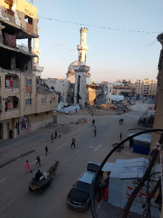 Witnesses document destruction and daily life in Khan Yunis